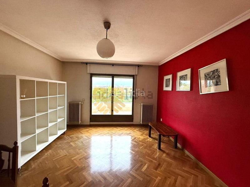 Foto 6bb7560c-b262-4e60-bdc0-6dc82ca38041. Ático oportunidad ! atractivo piso semireformado en tejares en Salamanca