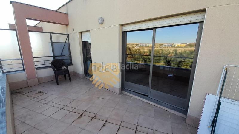 Foto 8edd5bc9-6262-4dc0-aa02-c546171a81bd. Ático oportunidad ! atractivo piso semireformado en tejares en Salamanca