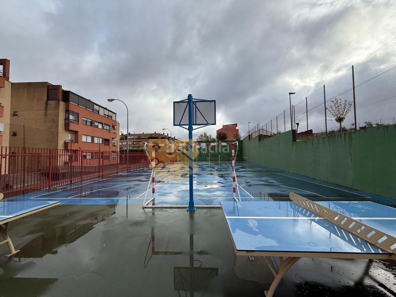 Foto 9f9a6c77-fc2f-4ef2-8016-7023be17cb60. Ático oportunidad ! atractivo piso semireformado en tejares en Salamanca