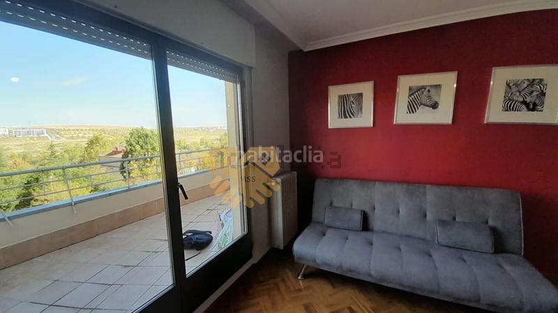 Foto a638dfa8-4397-483e-8d39-fe20af2daaf3. Ático oportunidad ! atractivo piso semireformado en tejares en Salamanca