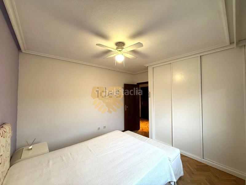 Foto e45b2ab6-4448-4e5c-8d78-a5a7455b85e4. Ático oportunidad ! atractivo piso semireformado en tejares en Salamanca