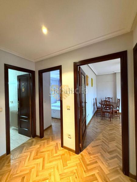 Foto eeb936fc-1275-4b35-827a-c072a5431cfb. Ático oportunidad ! atractivo piso semireformado en tejares en Salamanca