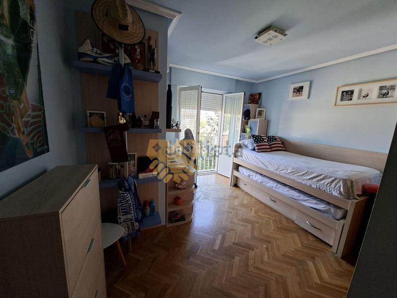 Foto 16b22de2-26e9-4a83-919c-b5fde1f3107b. Chalet con riscaldamento parcheggio piscina in Santa Marta de Tormes