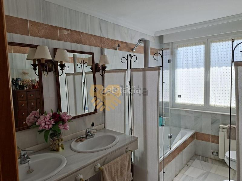 Foto 6a4bc639-961c-4e0c-8db1-64d54b5cc5d5. Chalet con riscaldamento parcheggio piscina in Santa Marta de Tormes