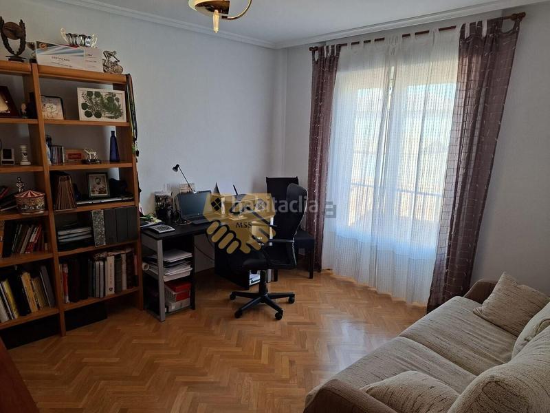 Foto 9ae7897b-0ae6-4bce-a018-f5dacddd5f5e. Chalet con riscaldamento parcheggio piscina in Santa Marta de Tormes