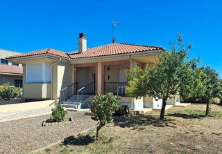 Chalet  Granada. Encantadora propiedad semireformada en san cristóbal de la cuest