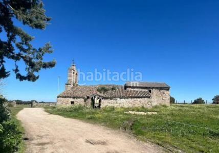 Foto 59a6aaff-f264-44cd-a530-c2320b15a1fb. Masia amb aparcament a Ledesma