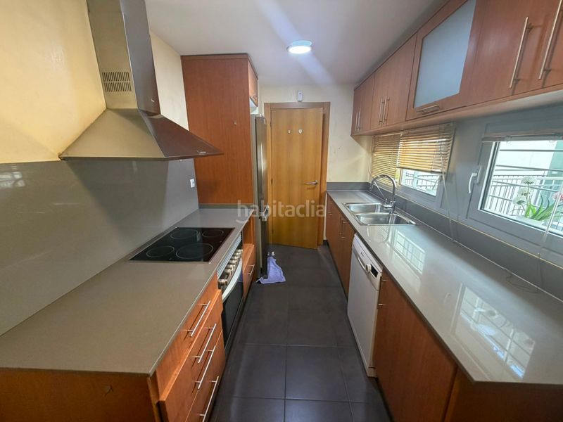 Foto ce016212-d063-430a-9e6a-f3570c94c771. Àtic amb calefacció aparcament a Porta Barcelona