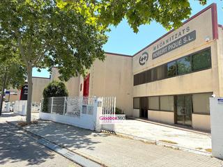 Alquiler Nave industrial  Avenida falset. Atención  alquiler empresarios! tu próximo éxito empresarial te