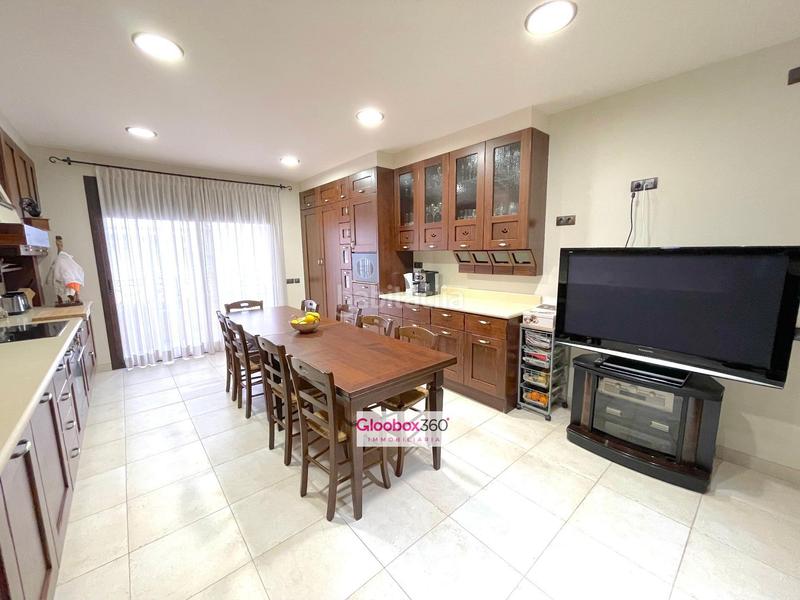 Foto ad9c17a4-3164-4cd1-878d-59d2ab477422. House with heating parking in Riudoms