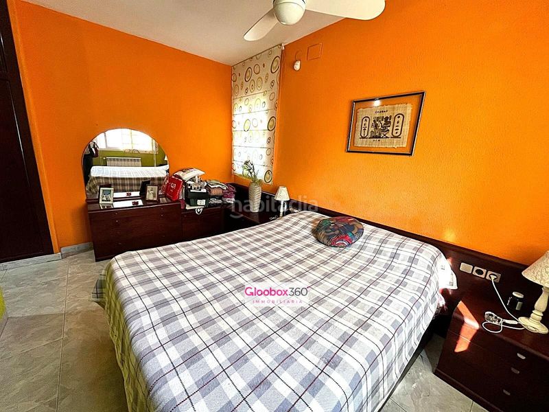 Foto 0d887474-3ef0-4d3b-91ef-10bd099f6837. Chalet  esquinero con jardín en quintana ideal para dos familias, amplitud, privacidad y ubicación privilegiada en Reus