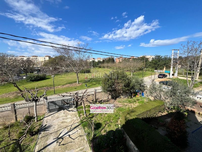 Foto 17d10658-0491-4a1e-9796-2873764dd997. Chalet  esquinero con jardín en quintana ideal para dos familias, amplitud, privacidad y ubicación privilegiada en Reus