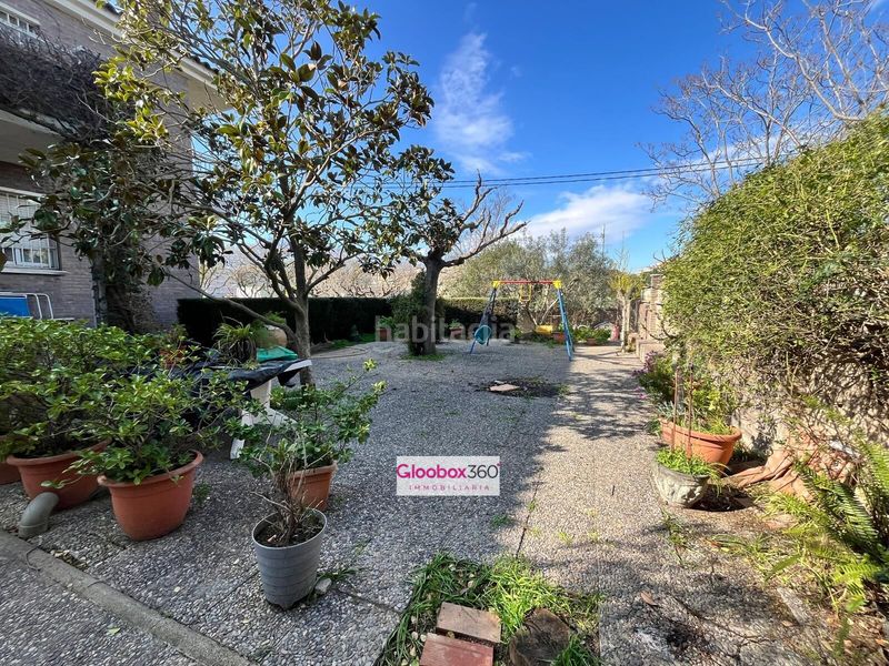 Foto 1f4a6699-59cc-43f8-9a66-bd0808538530. Chalet  esquinero con jardín en quintana ideal para dos familias, amplitud, privacidad y ubicación privilegiada en Reus