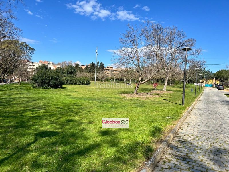 Foto 255cbeb9-b1f0-4f1d-b581-a4a3931e38a2. Chalet  esquinero con jardín en quintana ideal para dos familias, amplitud, privacidad y ubicación privilegiada en Reus