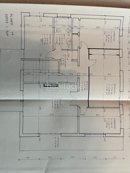 Foto 2599023b-e9c8-4994-b84a-fd8d0f5074b2. Chalet  esquinero con jardín en quintana ideal para dos familias, amplitud, privacidad y ubicación privilegiada en Reus