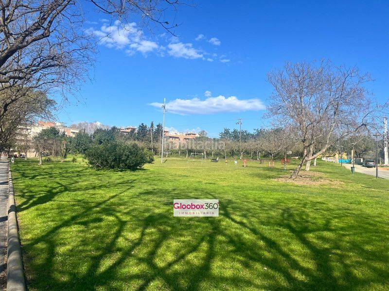 Foto 295782a9-3029-4bd4-9a35-f288e26f45dc. Chalet  esquinero con jardín en quintana ideal para dos familias, amplitud, privacidad y ubicación privilegiada en Reus