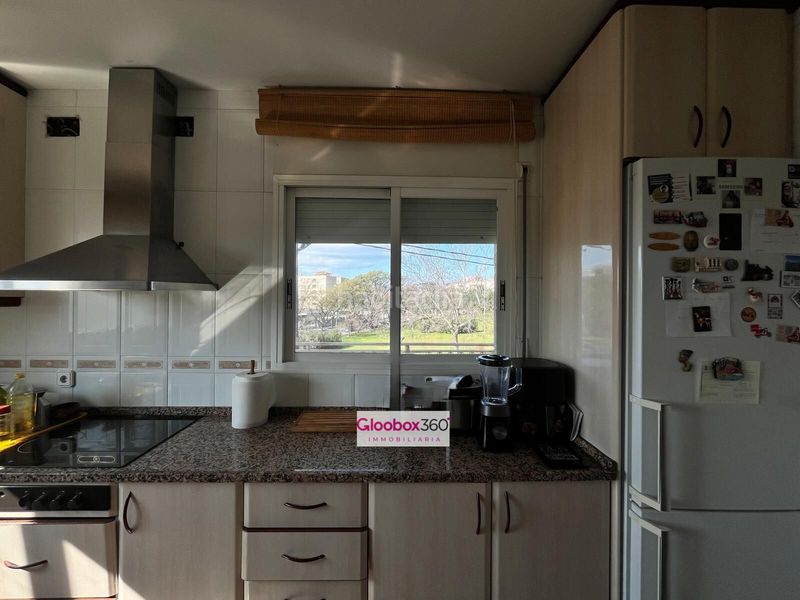 Foto 3584e6f7-c8be-4957-acfa-326f297c826f. Chalet  esquinero con jardín en quintana ideal para dos familias, amplitud, privacidad y ubicación privilegiada en Reus