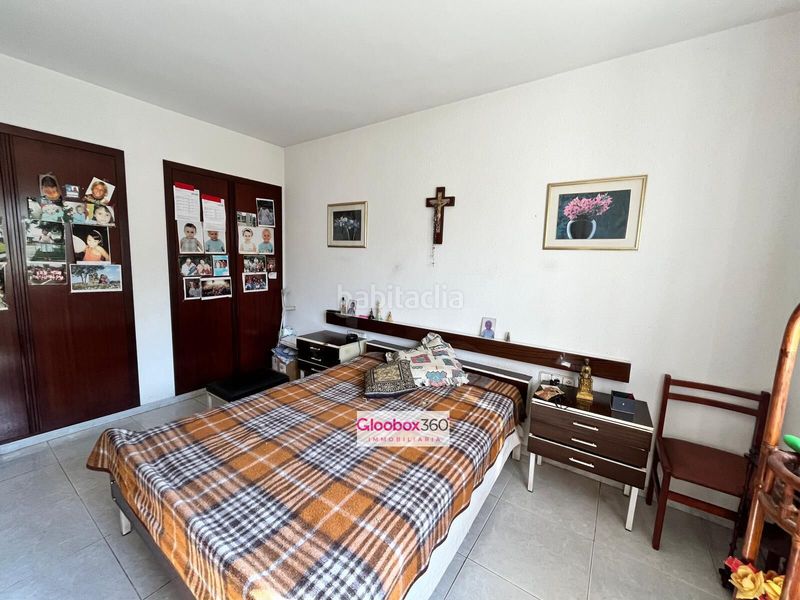 Foto 4163f154-74cf-42fc-a608-6664cb54f8a4. Chalet  esquinero con jardín en quintana ideal para dos familias, amplitud, privacidad y ubicación privilegiada en Reus