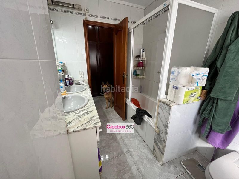 Foto 53d4604e-8340-4469-bc82-dda25a3e1209. Chalet  esquinero con jardín en quintana ideal para dos familias, amplitud, privacidad y ubicación privilegiada en Reus