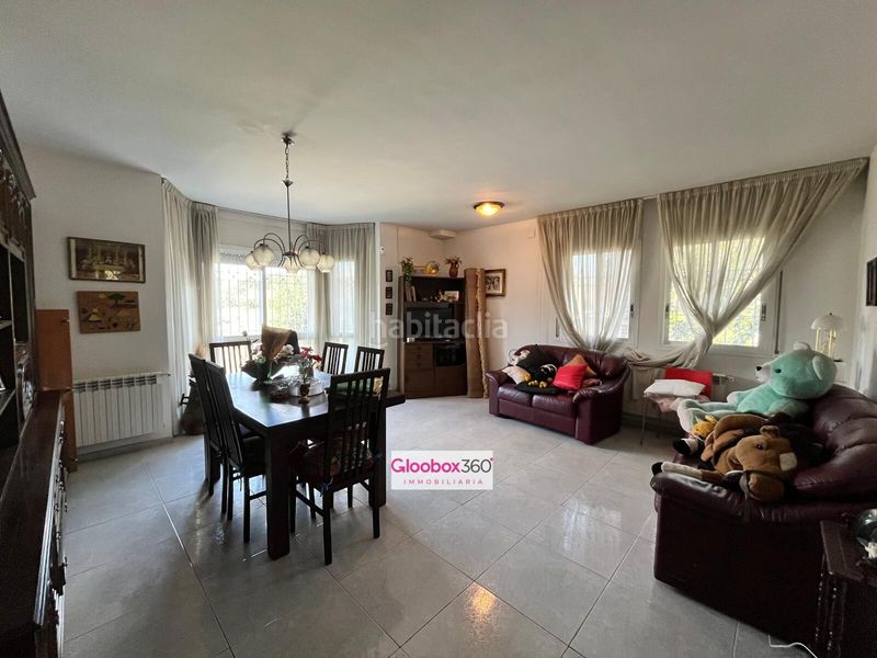 Foto 5bb903c1-557f-4b41-9b53-bf3e04e22136. Chalet  esquinero con jardín en quintana ideal para dos familias, amplitud, privacidad y ubicación privilegiada en Reus