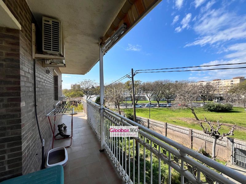 Foto 642b1c3a-8739-4b46-bb46-82bb150ee268. Chalet  esquinero con jardín en quintana ideal para dos familias, amplitud, privacidad y ubicación privilegiada en Reus