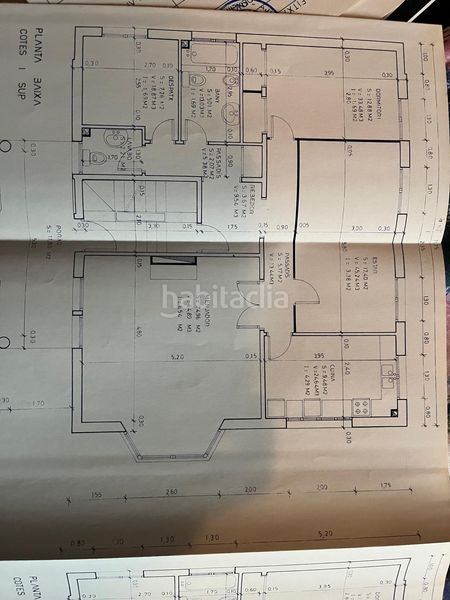 Foto 6b85e3fd-a7eb-4c4f-b7ee-d8247f3f5791. Chalet  esquinero con jardín en quintana ideal para dos familias, amplitud, privacidad y ubicación privilegiada en Reus