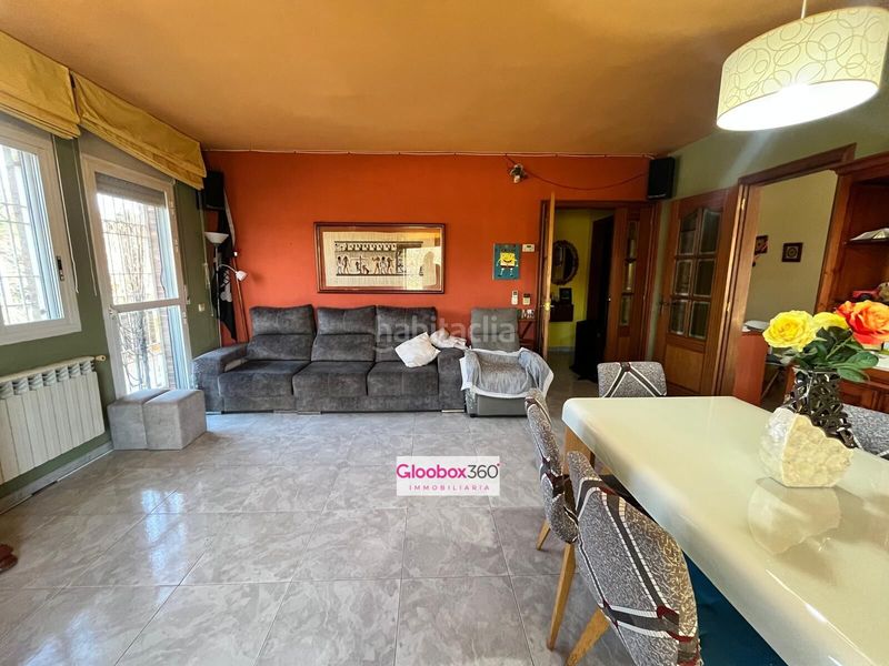 Foto 722b2617-7207-43bb-b94b-a78829997b42. Chalet  esquinero con jardín en quintana ideal para dos familias, amplitud, privacidad y ubicación privilegiada en Reus