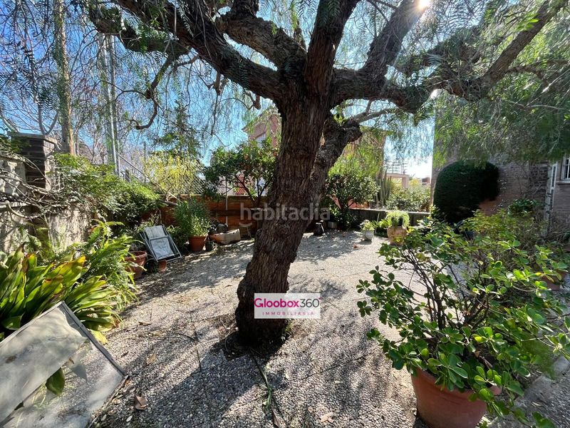 Foto 74a9895b-4de1-4bb1-b807-0a94916456d2. Chalet  esquinero con jardín en quintana ideal para dos familias, amplitud, privacidad y ubicación privilegiada en Reus