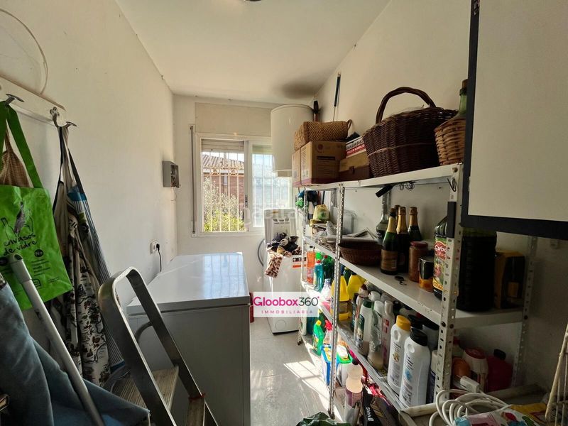 Foto 769bf47a-2b00-4827-bb29-4073b9d786e4. Chalet  esquinero con jardín en quintana ideal para dos familias, amplitud, privacidad y ubicación privilegiada en Reus