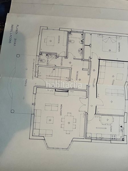 Foto 89a1339c-e2bc-48d0-b321-ab28c346c008. Chalet  esquinero con jardín en quintana ideal para dos familias, amplitud, privacidad y ubicación privilegiada en Reus