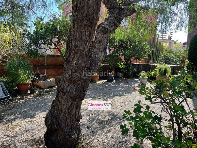 Foto 8e12641c-c12d-4987-8bae-caa9661b09e3. Chalet  esquinero con jardín en quintana ideal para dos familias, amplitud, privacidad y ubicación privilegiada en Reus