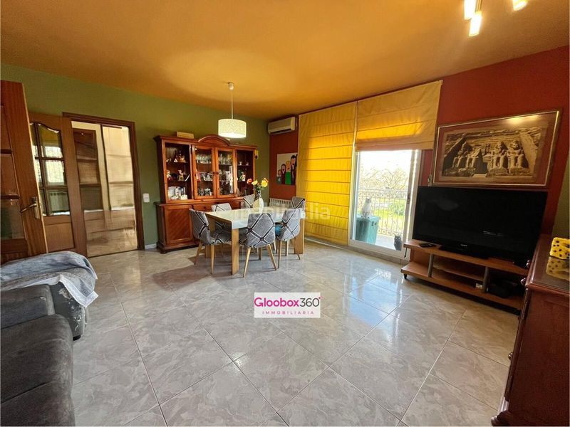 Foto b7c86335-49f9-4965-a0d1-53a6d932c15e. Chalet  esquinero con jardín en quintana ideal para dos familias, amplitud, privacidad y ubicación privilegiada en Reus