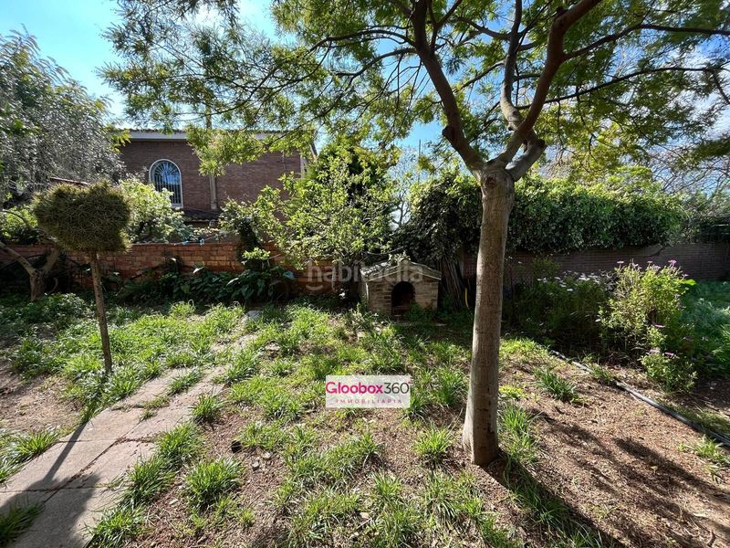 Foto b8d36c9a-389a-4a48-ab56-5cc399cb0cf9. Chalet  esquinero con jardín en quintana ideal para dos familias, amplitud, privacidad y ubicación privilegiada en Reus