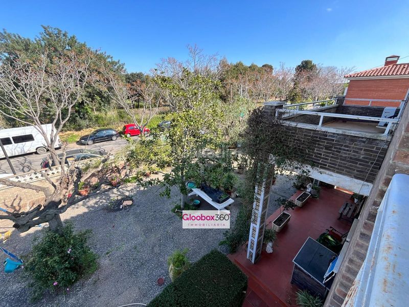 Foto c94c00eb-269d-4e10-a19c-5c8ddece8739. Chalet  esquinero con jardín en quintana ideal para dos familias, amplitud, privacidad y ubicación privilegiada en Reus