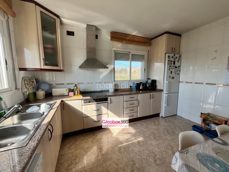 Foto de2672e5-af3e-4ad8-a29d-c756ad4483f7. Chalet  esquinero con jardín en quintana ideal para dos familias, amplitud, privacidad y ubicación privilegiada en Reus