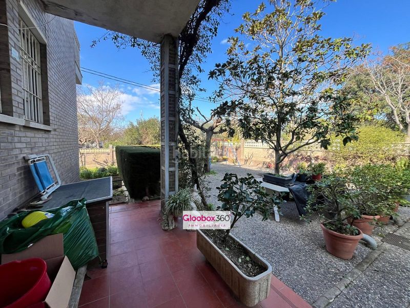 Foto e4e389f6-1263-4d72-922d-dbc0ab419aac. Chalet  esquinero con jardín en quintana ideal para dos familias, amplitud, privacidad y ubicación privilegiada en Reus