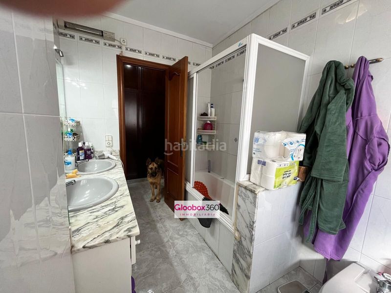 Foto edaf4877-f60d-442d-a232-4a330620685a. Chalet  esquinero con jardín en quintana ideal para dos familias, amplitud, privacidad y ubicación privilegiada en Reus