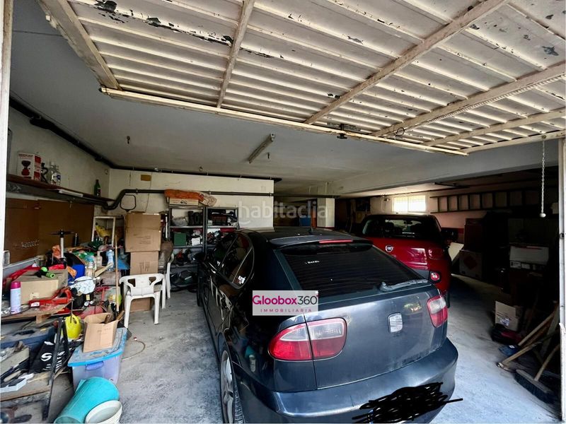 Foto f2d8946a-e92b-476d-862a-0c45c75023d2. Chalet  esquinero con jardín en quintana ideal para dos familias, amplitud, privacidad y ubicación privilegiada en Reus