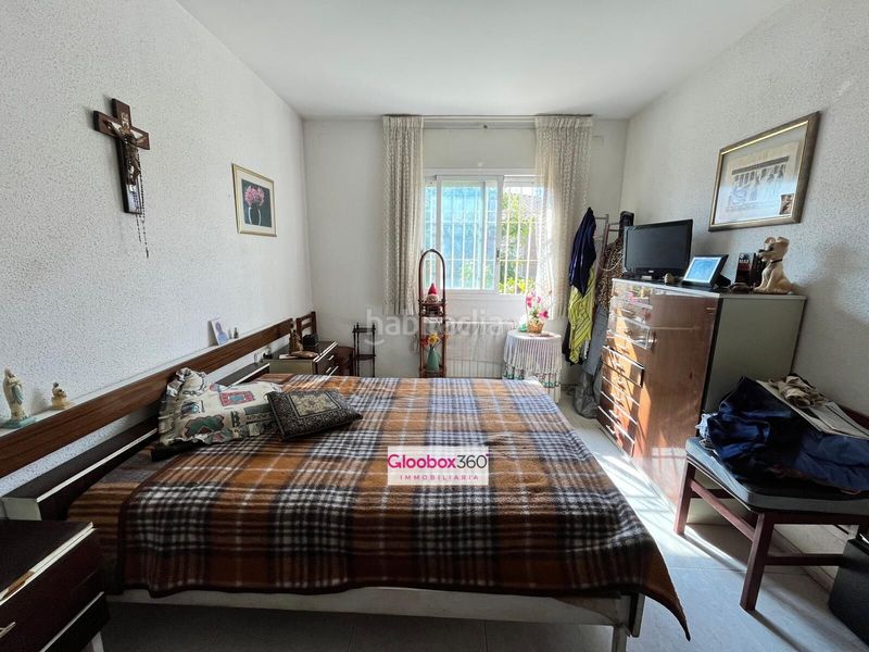 Foto f4fd7437-d2bb-4fc0-b7ad-848a54507029. Chalet  esquinero con jardín en quintana ideal para dos familias, amplitud, privacidad y ubicación privilegiada en Reus