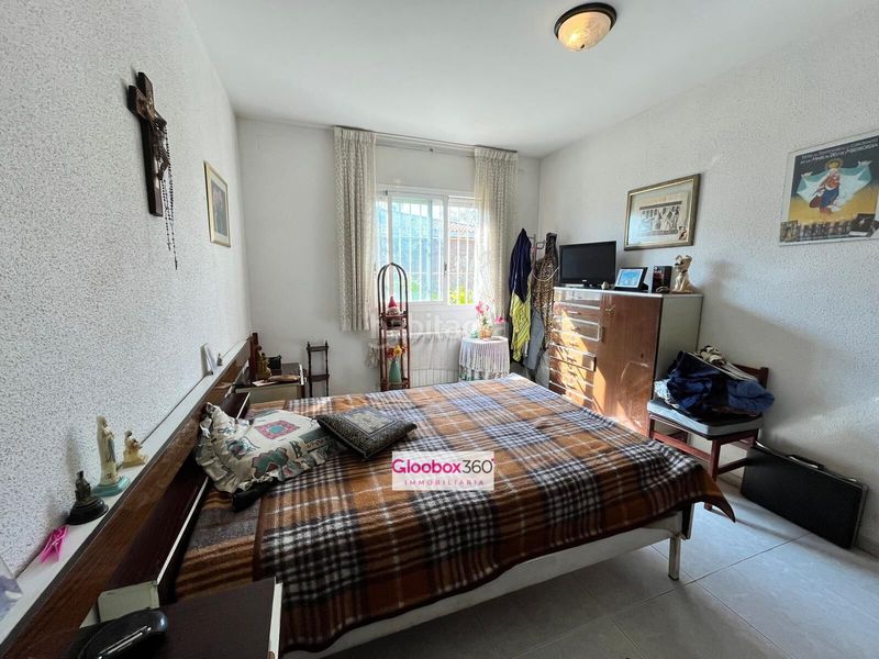 Foto f6ce4e2f-e4b4-41f4-9456-5870ea188fc0. Chalet  esquinero con jardín en quintana ideal para dos familias, amplitud, privacidad y ubicación privilegiada en Reus