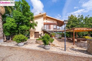 Xalet a Carretera burgar del. Finca �nica con olivar d.o. siurana, dos viviendas y piscina pri