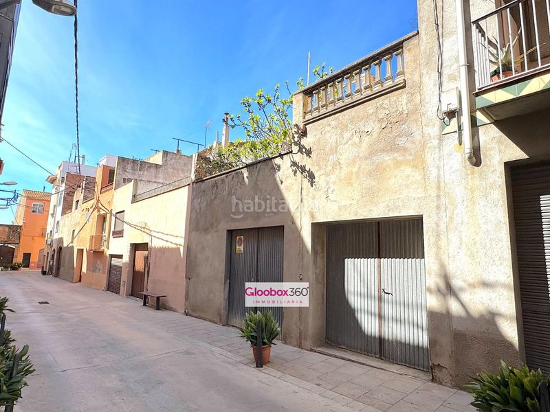 Foto f3dbf37c-bb01-4a3e-9cac-bd534fb1075c. Casa amb aparcament a Montbrió del Camp