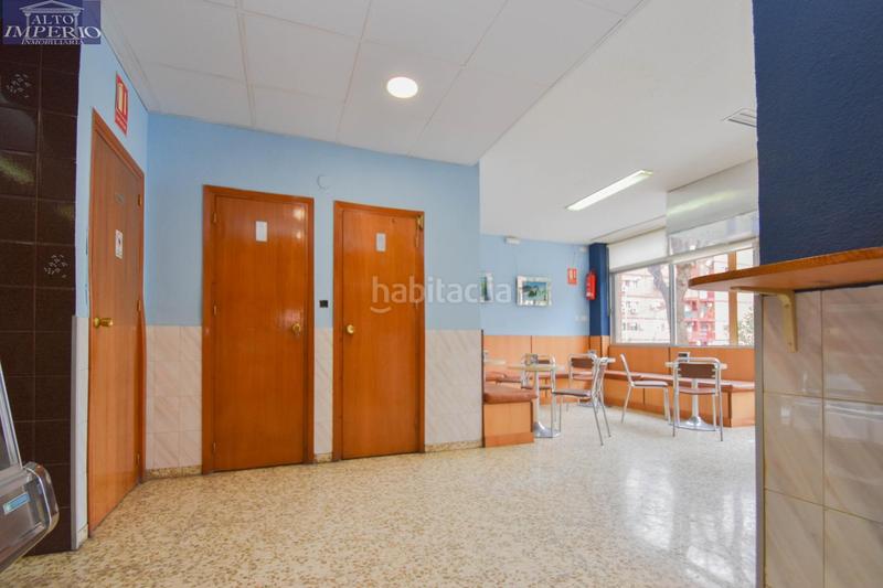 Foto 383ad620-ce14-433e-8313-660936a2934f. Local comercial a plaza de poeta garcilaso de la vega 6 a Granada