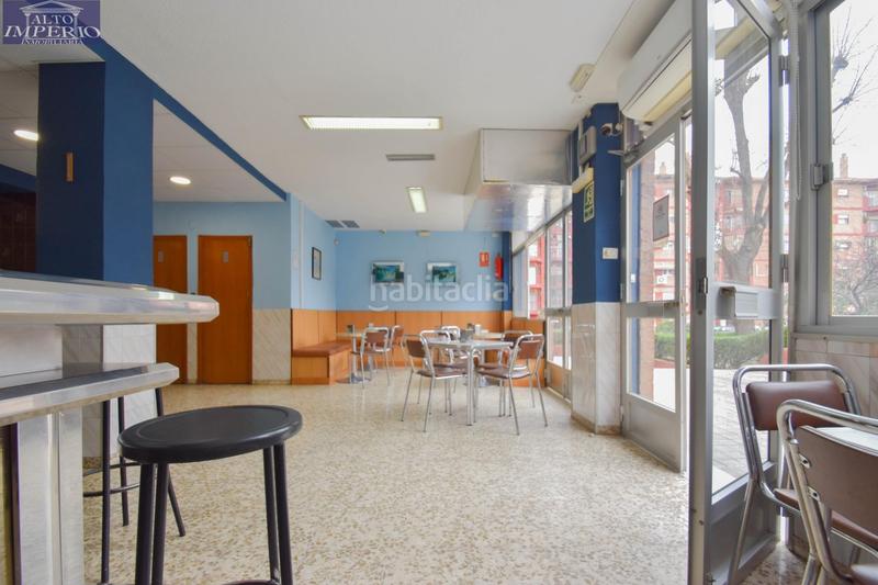 Foto 6b3887ba-3cc8-4077-8682-a6781455b5e5. Local comercial a plaza de poeta garcilaso de la vega 6 a Granada