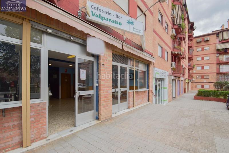 Foto a6eab74f-ebdb-4d45-ba25-5115fc2723b9. Local comercial a plaza de poeta garcilaso de la vega 6 a Granada
