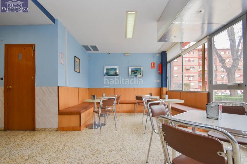 Foto b78bb686-05e7-4f0d-bca0-20346315819a. Local comercial a plaza de poeta garcilaso de la vega 6 a Granada