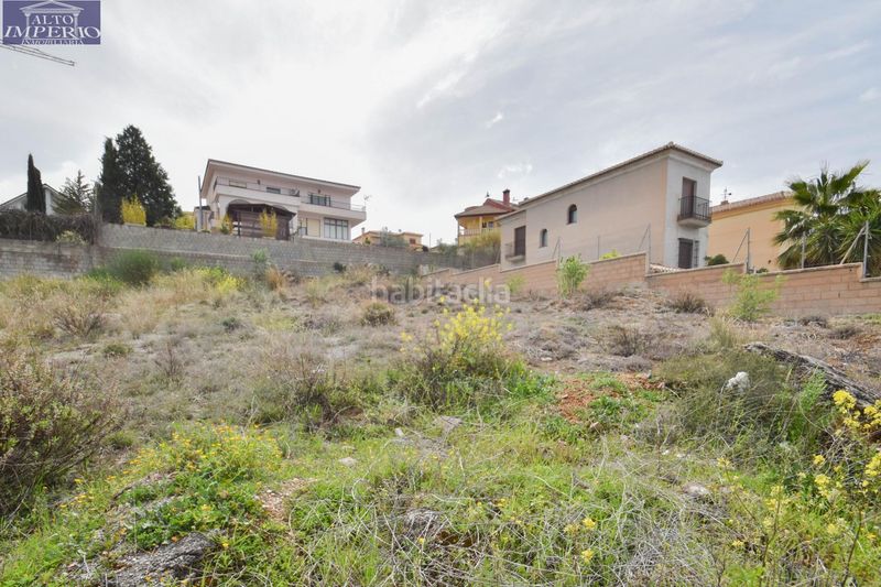 Foto 06c3620a-9742-46a8-bbb2-9c3e8cd2b043. Terreno residencial en calle de trevenque 17 parcela edificable en el barrio en Monachil