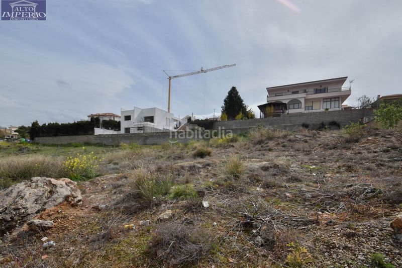 Foto 5fdb177e-8f9a-46d3-bcaa-cae38f213a1e. Terreno residencial en calle de trevenque 17 parcela edificable en el barrio en Monachil