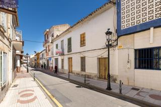 Terreny residencial a Calle real 38. Invierta en pleno centro de churriana de la vega