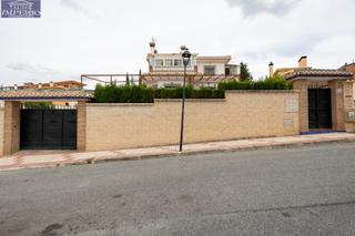 Chalet in Calle el tejo 19